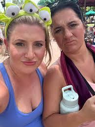 Tamera Hicks's Instagram, Twitter & Facebook