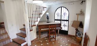 400m2 7 habitaciones con baño, 6 de ellas abuhardilladas con capacidad para 4 personas. Casa Rural Para Grupos Grandes Casas Rurales Los Algarrobales Malaga Cadiz