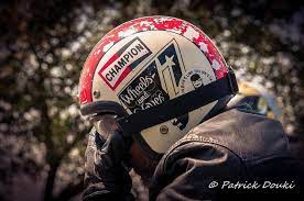 Pin By Grant Maben On Cafe Racers Leather Lace And Things Motorcycle Helmet Design Retro Helmet Motorcycle Helmets Vintage