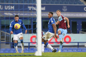 Over to the london stadium now, where the battle for a west ham remain in contention for the top four, while everton's aspirations may now be limited to the europa league. 8c8yqrd8hfhwam