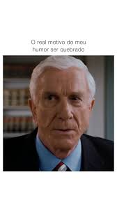 😂, Fato Divertido: Todo Mundo em Pânico 4 (2006), Durante as filmagens da  cena em que o presidente Baxter Harris precisa ler um livro infantil para  entender a ameaça alienígena, Leslie Nielsen ...