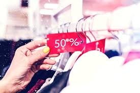 Dia Livre de Impostos terá descontos de 70% em eletrônicos, roupas, livros e mais