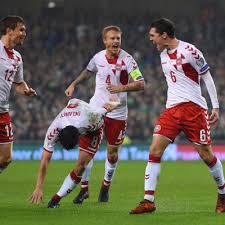 Spieler und fans sind geschockt, das spiel wird unterbrochen. Fifa Weltmeisterschaft Nachrichten Eriksen Schiesse Nun Ofter Statt Zu Passen Fifa Com