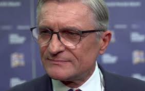 Adam nawałka (born 23 october 1957 in kraków) is a retired polish football player and current manager of the poland national football team. Zaskakujace Doniesienia Adam Nawalka Po Euro 2016 Mogl Stracic Prace Pzpn Mial Juz Nastepce Sytuacja Byla Napieta Wmeritum Pl