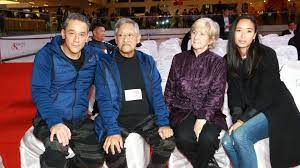 Özellikle 1980'lerin ve 1990'ların hong kong filmlerinde komedi rolleri oynamak için sahip. Richard Ng Biography Height Life Story Super Stars Bio