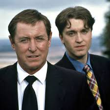 So season 4 episode 5 comes on, Dark Autumn, I'm in the other room. I hear  the music at the beginning, and I say to the hubby 'oh, that's the one with