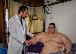 Voici cinq individus qui manquent clairement de gros bon sens. L Homme Le Plus Gros Au Monde A Perdu 330 Kg A Quitte Son Lit Et Marche Sur Ses Deux Pieds Pour La Premiere Fois En 10 Ans Obesite Regime Epoch Times
