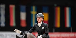 Das nationale championat ist zugleich die erste von zwei sichtungen für die olympischen spiele in tokio. Jessica Von Bredow Werndl Hits The Right Notes In Fei Dressage World Cup In Salzburg Horses Daily
