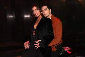 Você podia ter caprichado menos no beijo devia ter pegado leve na hora de amar podia ter falado não, ao invés de aceito talvez a história da. Luan Santana E Natalia Barulich Aparecem Em Clima De Romance Em Gravacao Quem Musica