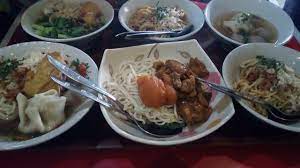 Pabrik pembuatan kacang sukro, kacang berbalur tepung, kacang rasa, sekaligus pendistribusiaannya ke seluruh wilayah indonesia,jl sudirman 90 copong garut,cv galunggung selaras dharma,garut Daftar 6 Bakso Legendaris Di Garut Sudah Mencoba Regional Liputan6 Com