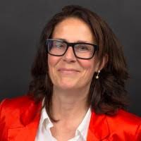 300+ "Éva Dr." profiles