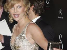 The wife's tinder date went quite well the other night. Https Www Cbsnews Com Pictures 2nd Test Flight Https Cbsnews1 Cbsistatic Com Hub I R 2006 07 17 4d8b56ac A642 11e2 A3f0 029118418759 Thumbnail 320x240 C425e22792ab0611e813a26794f8334b Image1808084 Jpg As Bystanders And Security