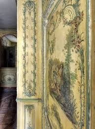 Cette Piece Minuscule Est Une Exception A Versailles La Seule Entierement Decoree De Panneaux Peints En French Chateau Interiors Chateaux Interiors Versailles