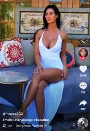Pin On Tiktok Beauty Style And Curves