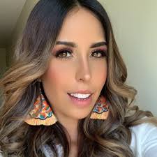 Katya Reyes (@_KatyaReyes)