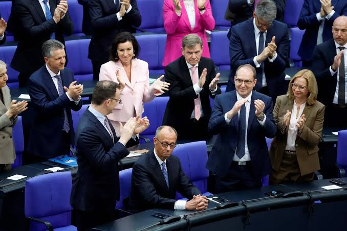 Kanzlerwahl in Deutschland: Die Ära Merz beginnt mit einem Debakel