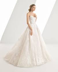 Rosa clará began her design career in the 1990s when she opened her first boutique in barcelona, spain. Pin On The Dress Wedding Gowns