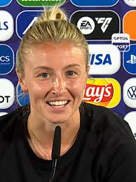 Leah Williamson Bella