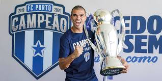 This page displays a detailed overview of the club's current squad. Fc Porto Store