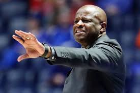 Arkansas state head coach brian boyer. Arkansas Fires Head Men S Basketball Coach Mike Anderson