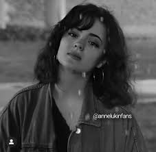 🧡LUKIN RECHE🧡 على X: "🦋¿Anne con pelo largo o con pelo corto?🦋 Yo digo  pelo corto https://t.co/mpCzPx7ud0"