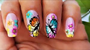 Lo mismo sucede con el diseño de las flores en las uñas. Decoracion De Unas Mariposas Y Flores Facil Unas Decoradas Con Mariposas Y Flores Youtube
