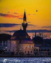 Gunaydin Hayirli Cumalar Gunbatiminda Kuskonmaz Camisi Uskudar Istanbul Turkey Turkiye Istanbul Istanbul Gunbatimlari Kaldirim