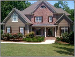 It stays fairly neutral and doesn't pull yellow. Recruitment House View 42 Exterior Paint Colors That Go With Brick