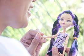 They were first released back in 2010, and since their introduction, they have become hugely popular. 13 Ways To Play With Monster High Dolls Wikihow