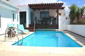 Take a refreshing dip in the rooftop pool. Luxury Villa Pool With Jacuzzi And Sauna Ocean View Spanien Chayofa Booking Com