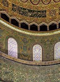 صورة قبة الصخرة المشرفة بالمسجد الاقصى المبارك من الداخل تصوير محمود معطان beautiful mosques islamic architecture eiffel tower
