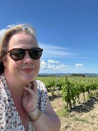 Hello everyone I thought i would introduce myself. Over the last 20 years  I've helped people set up and market their businesses online, and now I'm  combining that with relocation support for