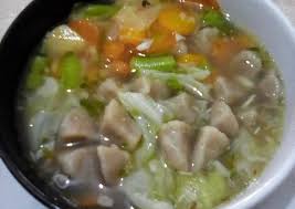 Angkat dan resep sayur sop bakso spesial enak yang gurih lezat di lidah anak, suami, mertua dan anggota keluarga tercinta lainnya itu, sudah siap untuk kamu sajikan. Resep Sayur Sop Bakso Sapi Bumbu Iris