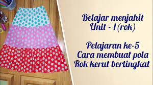 Grading dalam dunia desain fashion dapat diterjemahkan sebagai teknik mencontoh desain pola baju yang sudah ada, kemudian menyesuaikannya kembali sesuai tingkat ukuran tertentu. Pelajaran Ke 5 Cara Membuat Pola Rok Kerut Bertingkat Dan Menjahit Youtube