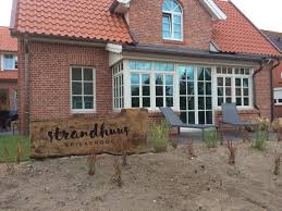 Kleines, gemütliches fischrestaurant mit angeschlossenem verkaufstresen für frischen fisch, salate, granat. Strandhuus Spiekeroog Startseite Facebook