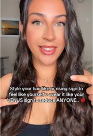 Venus Sign Hairstyles to Seduce and Attract
