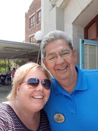 Who to feature in a San Antonio show?