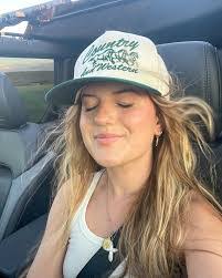 Bailey Burk's Instagram, Twitter & Facebook