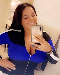 Recently, sarah fraisou used her notoriety to come to the aid of the algerian people, hard hit by the fires. Sarah Fraisou Community Facebook
