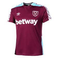 Hier gibt's die besten deals für west ham jerseys. Umbro West Ham United Training Shirt Jetzt Im Bild Shop Bestellen