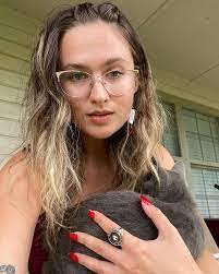 Bailey Herrington's Instagram, Twitter & Facebook