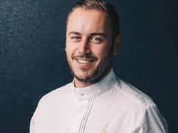 L'École Valrhona Dubai presents an masterclass with Tom Coll