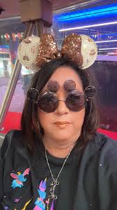 My mom and I had a lovely day. A last hurrah, since our peasant passes are  blocked out for summer!! See you all in the fall! ❤️🎊🍭❤️