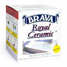 Dopo aver lavato bene la vasca con una soluzione acida si carteggia la zona scheggiata per eliminare le ultime impurità. Come Risistemare Lo Smalto Della Vasca Da Bagno