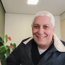 Vertigem, enjoo, dor de cabeça e sensação de ouvido tampado, esses sintomas  podem ser desencadeados