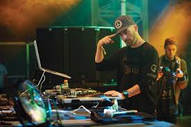 Melonious Thonk 16 Who Is Hip Hop Producer The Alchemist Steemit On the artwork this week, i ran with a mix of curren$y for kicking off his 2021 campaign with collection agency , rome streetz and dj muggs for their death & the magician album, payroll giovanni and. hip hop producer the alchemist