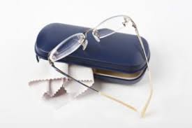 Empfehlenswert ist es, das schützende etui mit einem karabinerhaken am gurt zu. Gleitsichtbrille Test Die Besten Modelle Fur 2021 Im Vergleich
