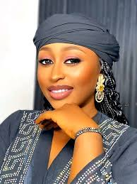 Any ladies or gentlemen in here who are salesmen at dealerships? At dallas  dodge or a similar kind of dealership. Looking to get a pick up truck with  a trade in as