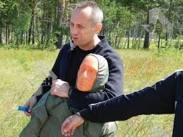 Ангарский городской суд приговорил к 9 годам 8 месяцам лишения свободы ангарского маньяка михаила попкова, признавшего вину еще в двух новых. Angarskij Manyak Iz Policii Obvinen V Dopolnenie K 22 Eshe V 60 Ubijstvah Vlast Novosti Kasparov Ru