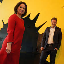 Das macht sie irgendwie glaubwürdig. Annalena Baerbock Und Robert Habeck Das Grune Spitzenduo Im Vergleich Stern De
